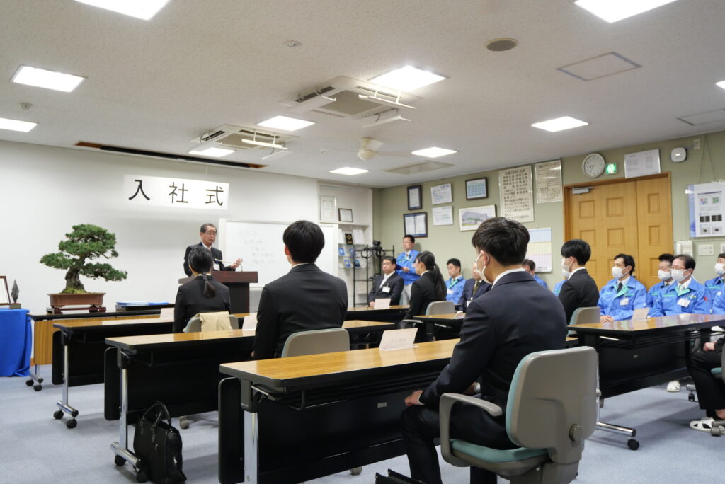 令和6年度　入社式